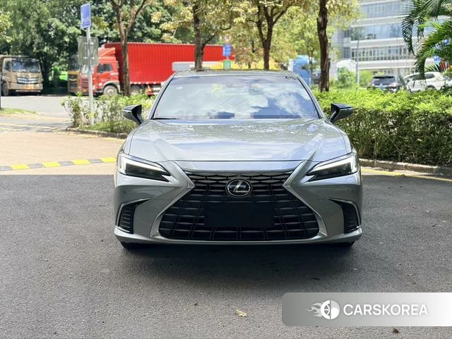 Lexus ES id 4314145 из Китая 19