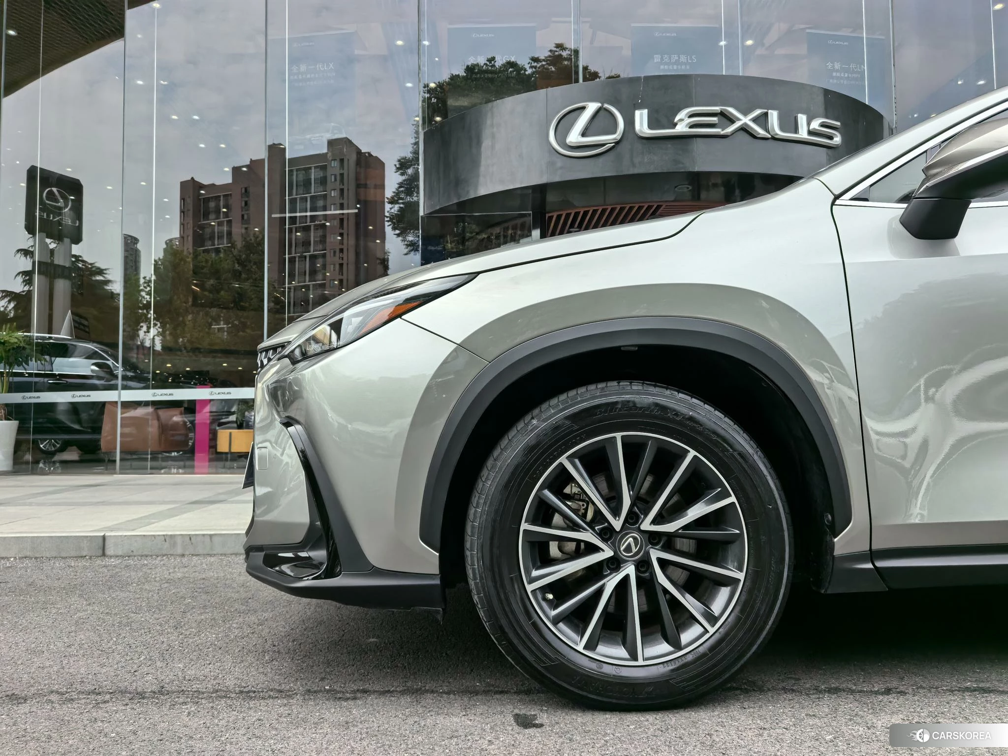 Lexus NX id 4452602 из Китая 13