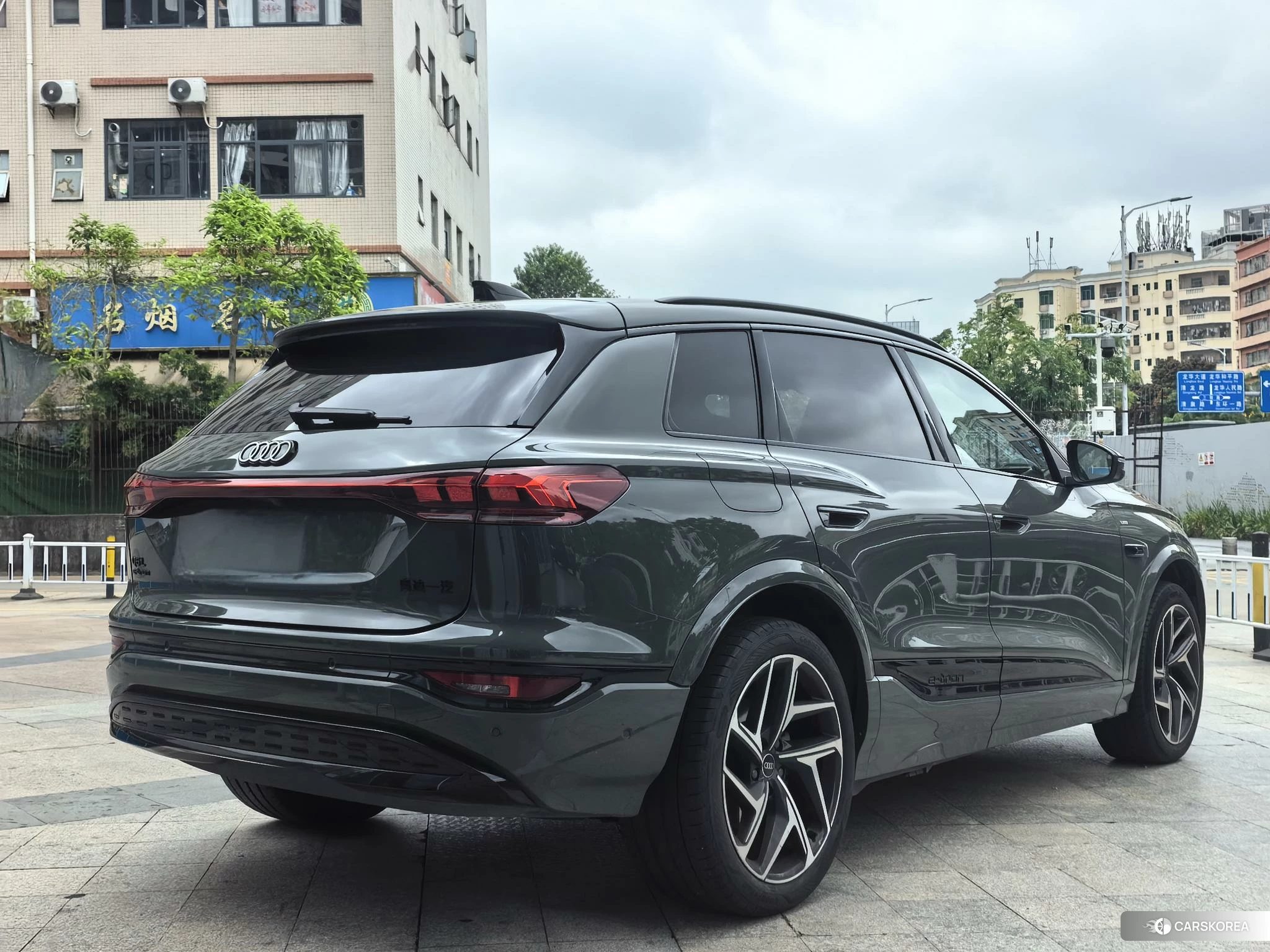 Audi Q6L e-tron id 4454460 из Китая 16