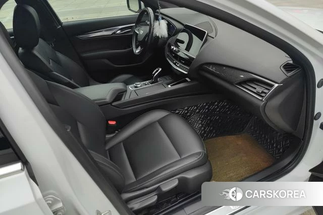 Cadillac CT5 id 4242106 из Китая 13