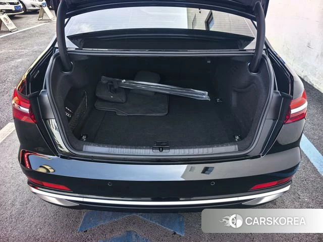 Audi A6L id 4314696 из Китая 30