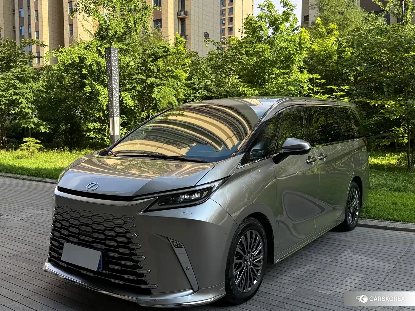 Lexus LM id 4599770 из Китая 13