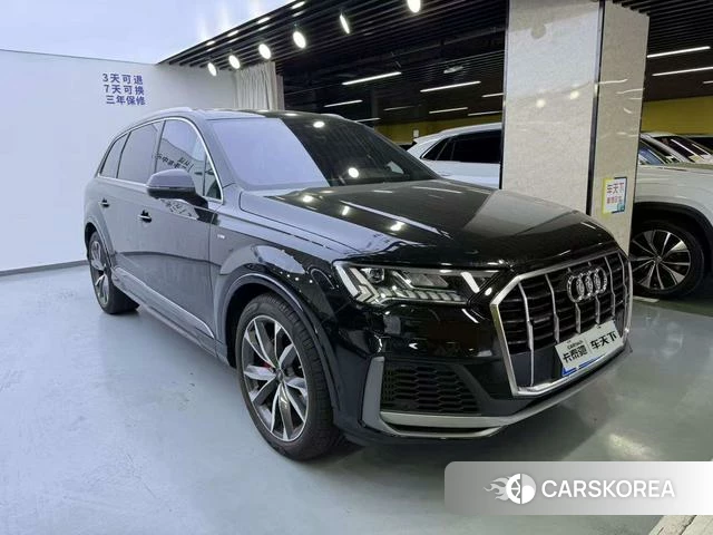 Audi Q7 2023 Черный из Китая, фото 6
