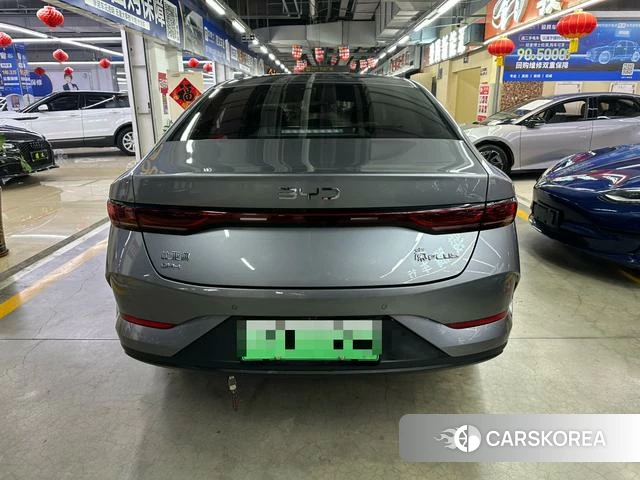 BYD Qin PLUS DM 2025 Темно-серый из Китая, фото 6