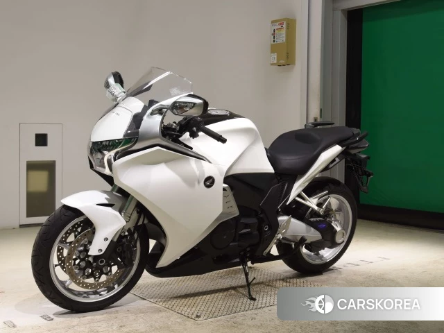 Проданный Honda VFR1200F DCT 2015 из Японии, фото 4