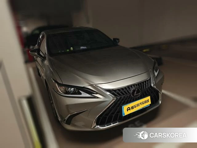 Lexus ES 2021 Серебристо-серый из Китая, фото 6