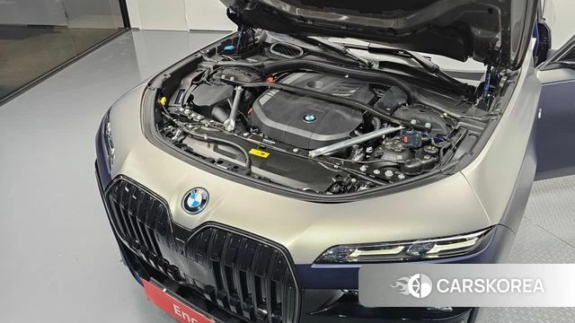 BMW 7 Series (G70) id 4898002 из Кореи 28
