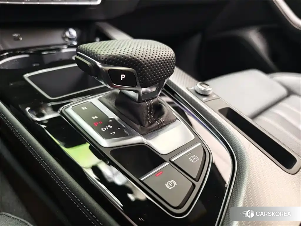 Audi A4L id 4577418 из Китая 13