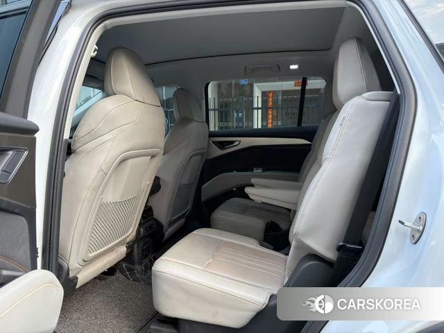 Audi Q5 e-tron id 4263918 из Китая 26
