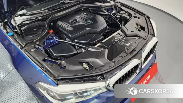 BMW 5 Series (G30) id 3357430 из Кореи 16