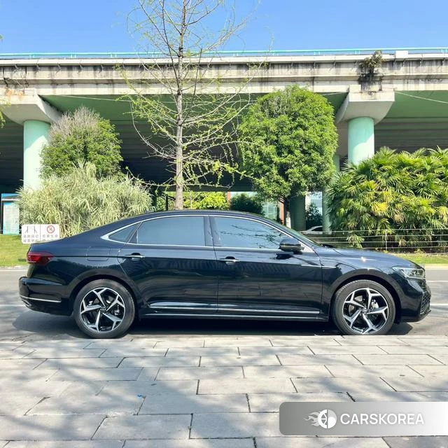 Volkswagen Passat id 3913742 из Китая 8