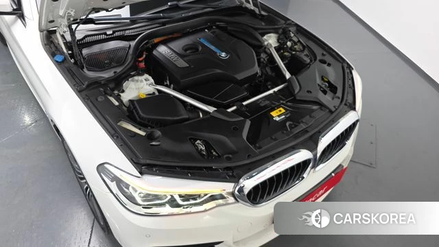 BMW 5 Series (G30) id 4389833 из Кореи 36