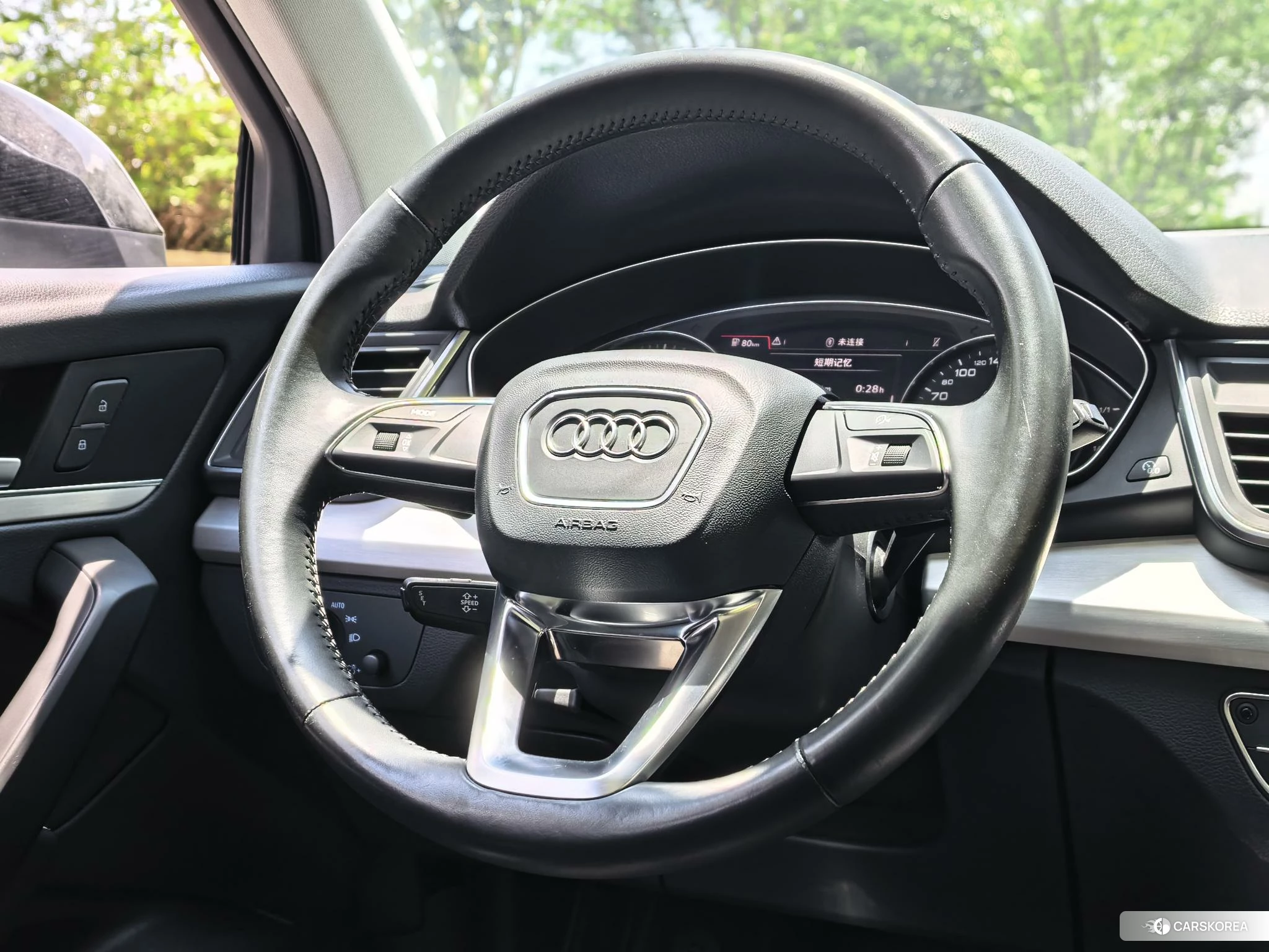 Audi Q5L id 4440872 из Китая 14