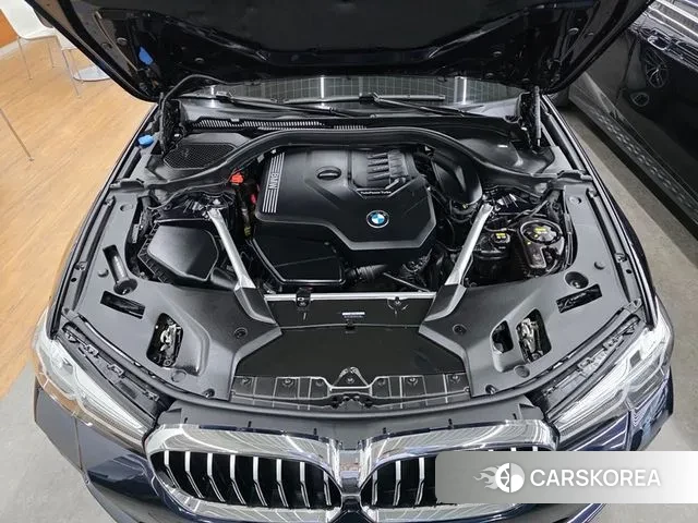 BMW 5 Series (G30) id 3054055 из Кореи 14