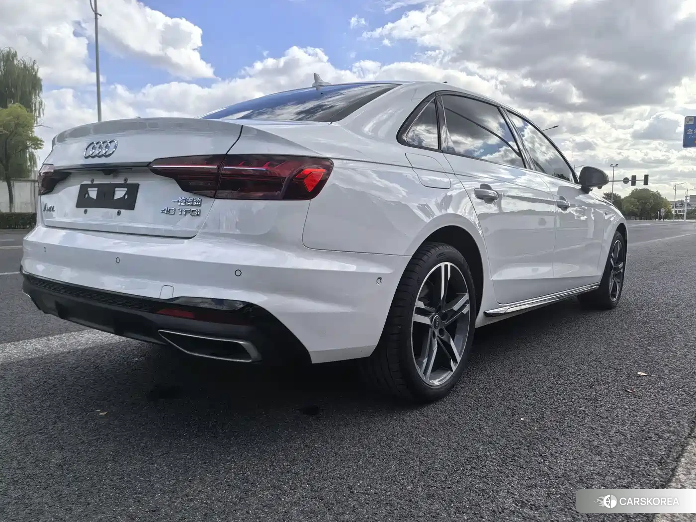 Audi A4L id 4680723 из Китая 12