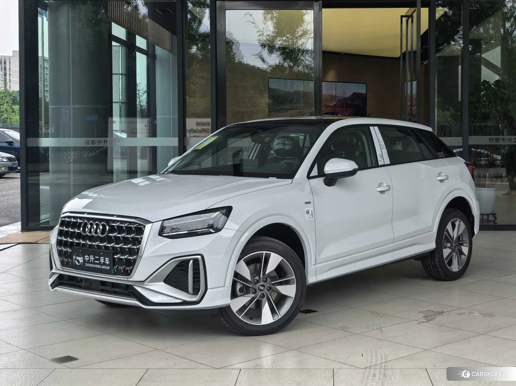 Audi Q2L id 4487442 из Китая 7