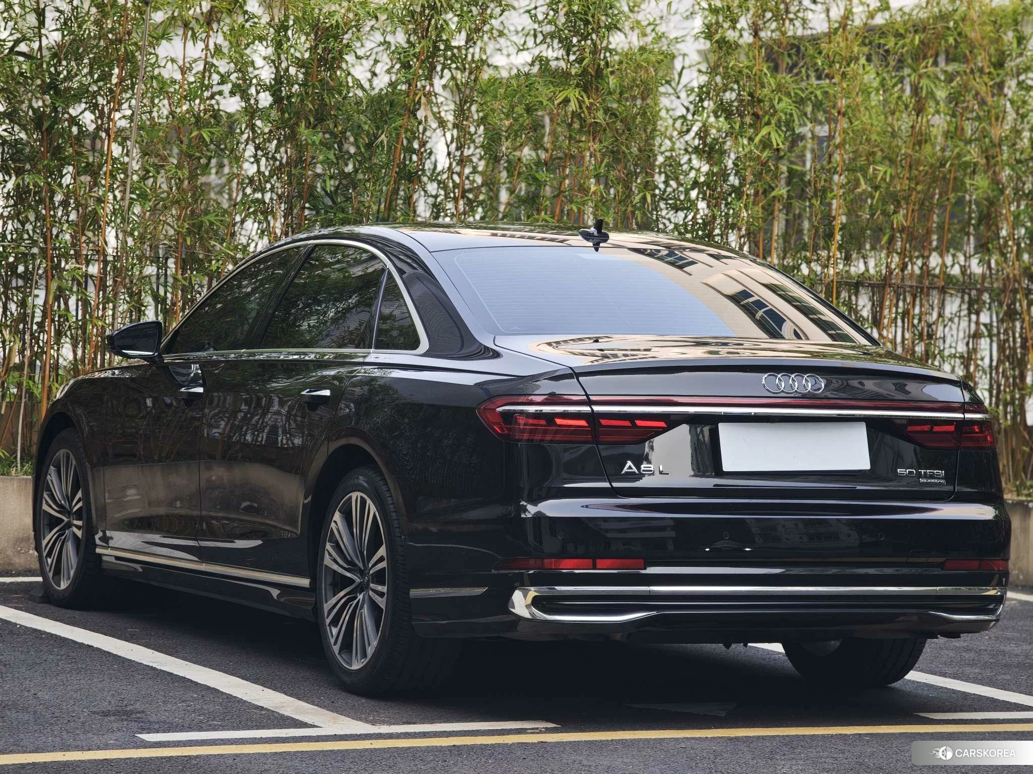 Audi A8 id 4405804 из Китая 11
