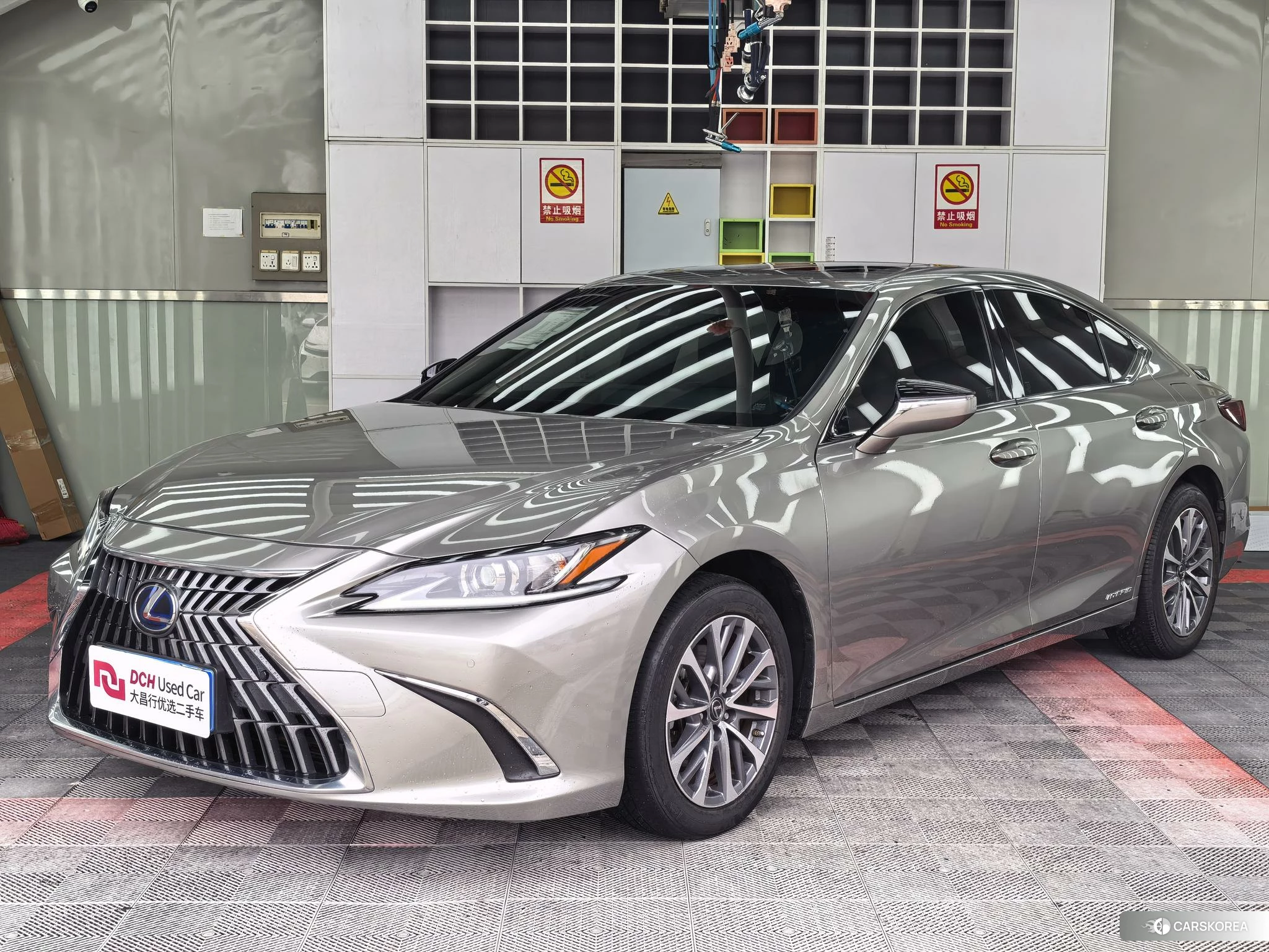 Lexus ES 2022 Серебристо-серый из Китая, фото 6