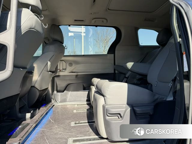 Toyota Grevia 2024 Черный из Китая, фото 6