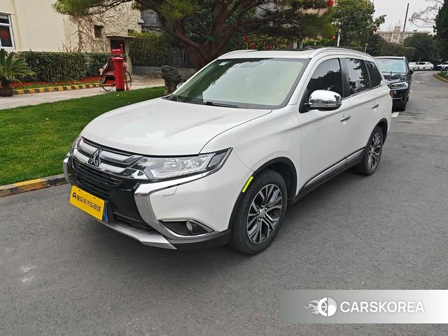 Mitsubishi  Outlander 2019 Белый из Китая, фото 6