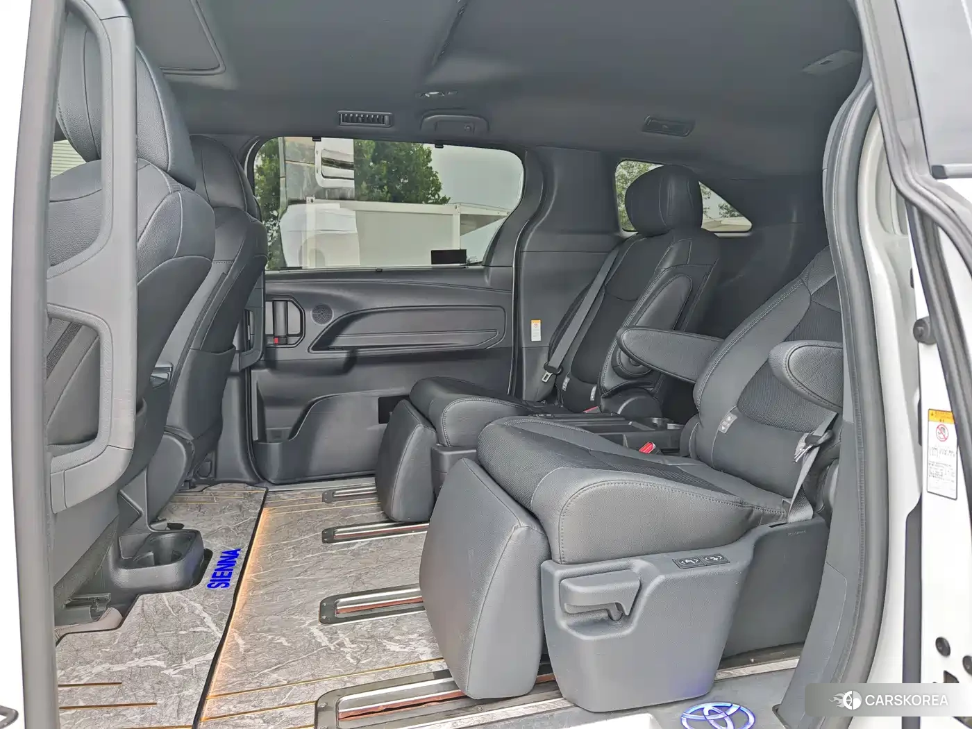 Toyota Sienna 2022 Белый из Китая, фото 6