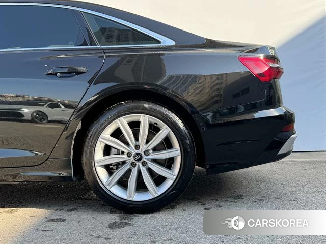 Audi A6L id 4307000 из Китая 23