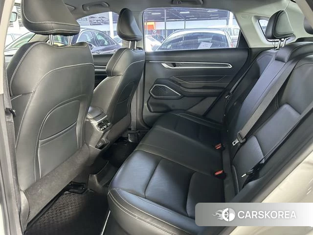 Geely Automobile Emgrand 2023 Белый из Китая, фото 6
