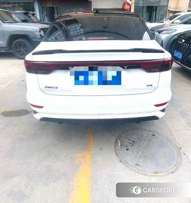 Geely Automobile Emgrand 2023 Белый из Китая, фото 6