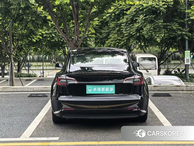 Tesla Model 3 2023 Черный из Китая, фото 6