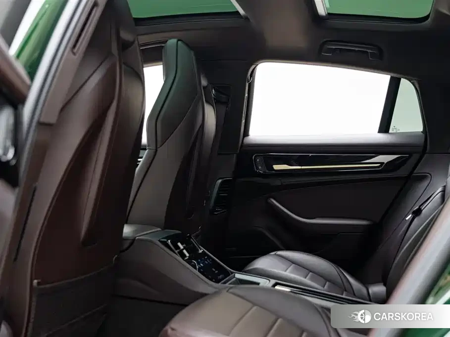 Porsche Panamera id 4565329 из Китая 22