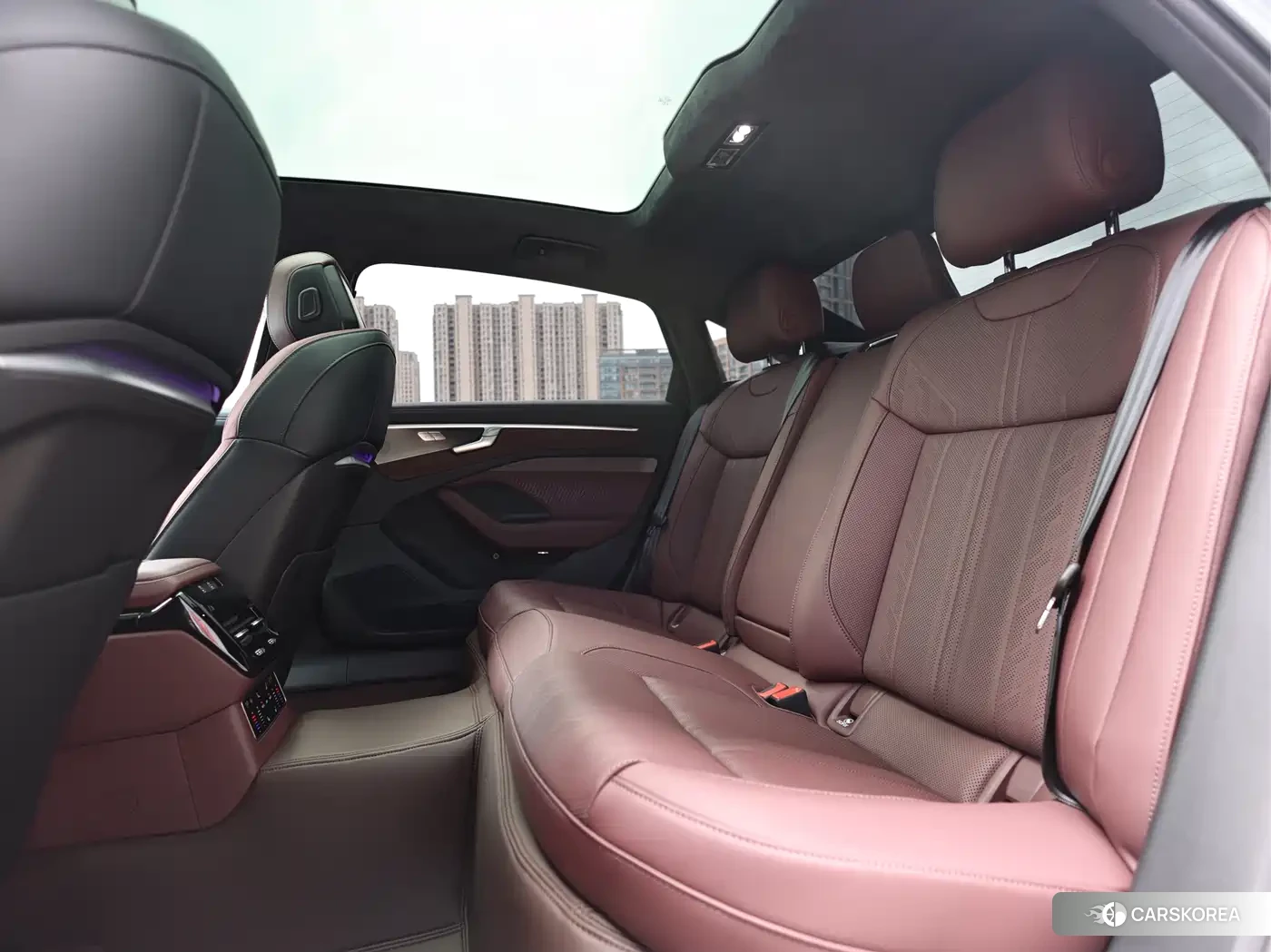 Audi A6L id 4589375 из Китая 16