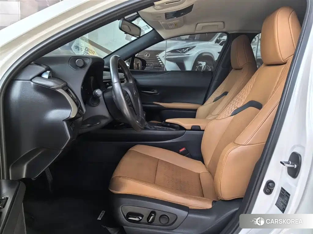 Lexus UX 2023 Белый из Китая, фото 6