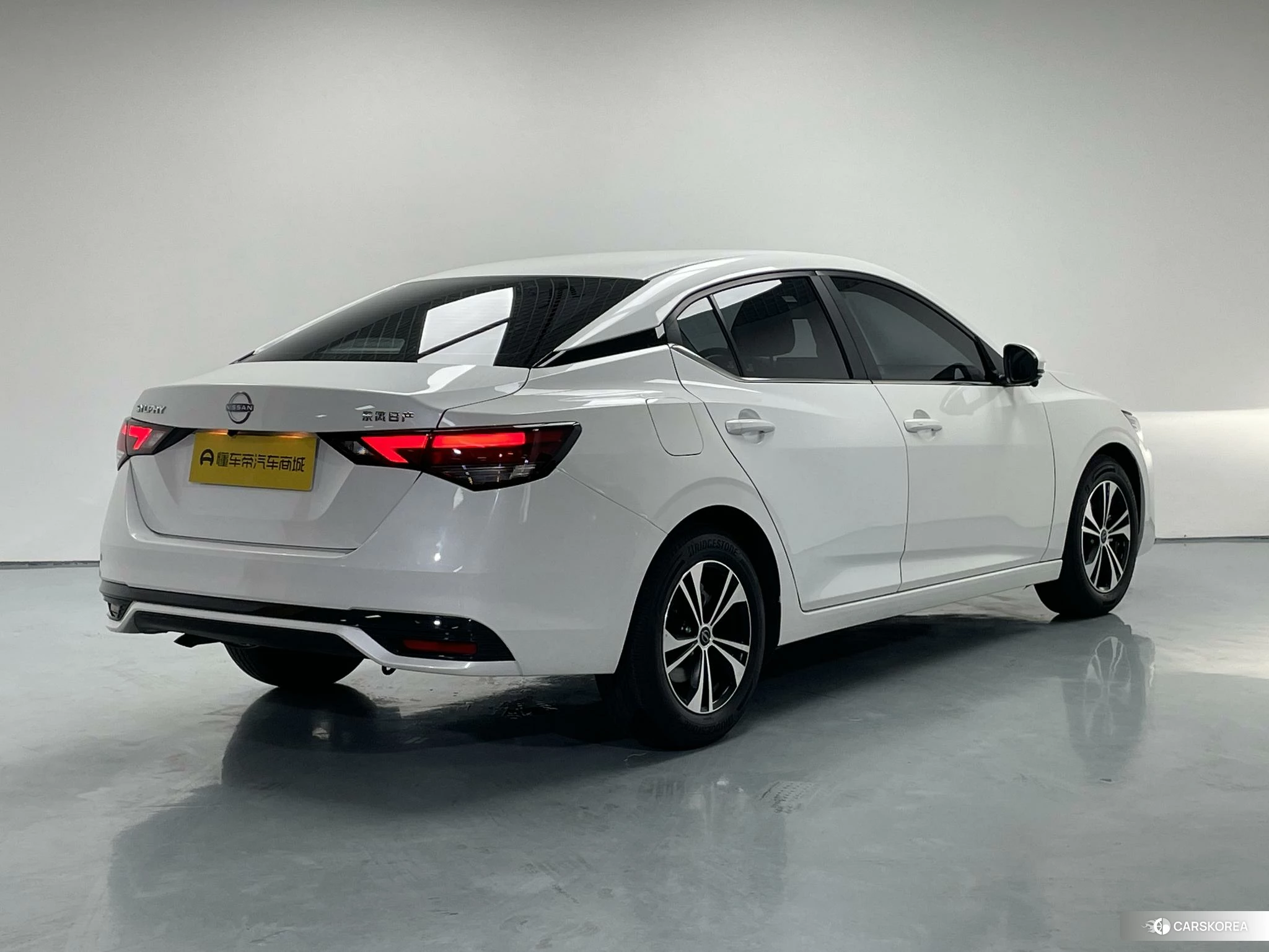 Nissan Xuan Yi id 4420826 из Китая 16