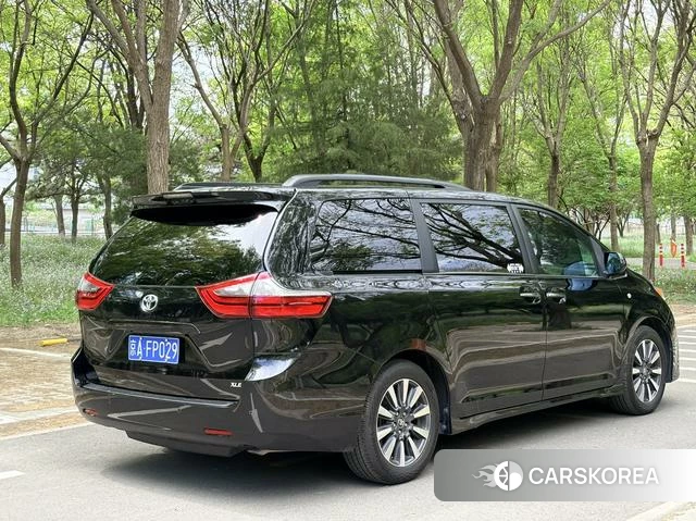 Toyota Sienna id 4253475 из Китая 15