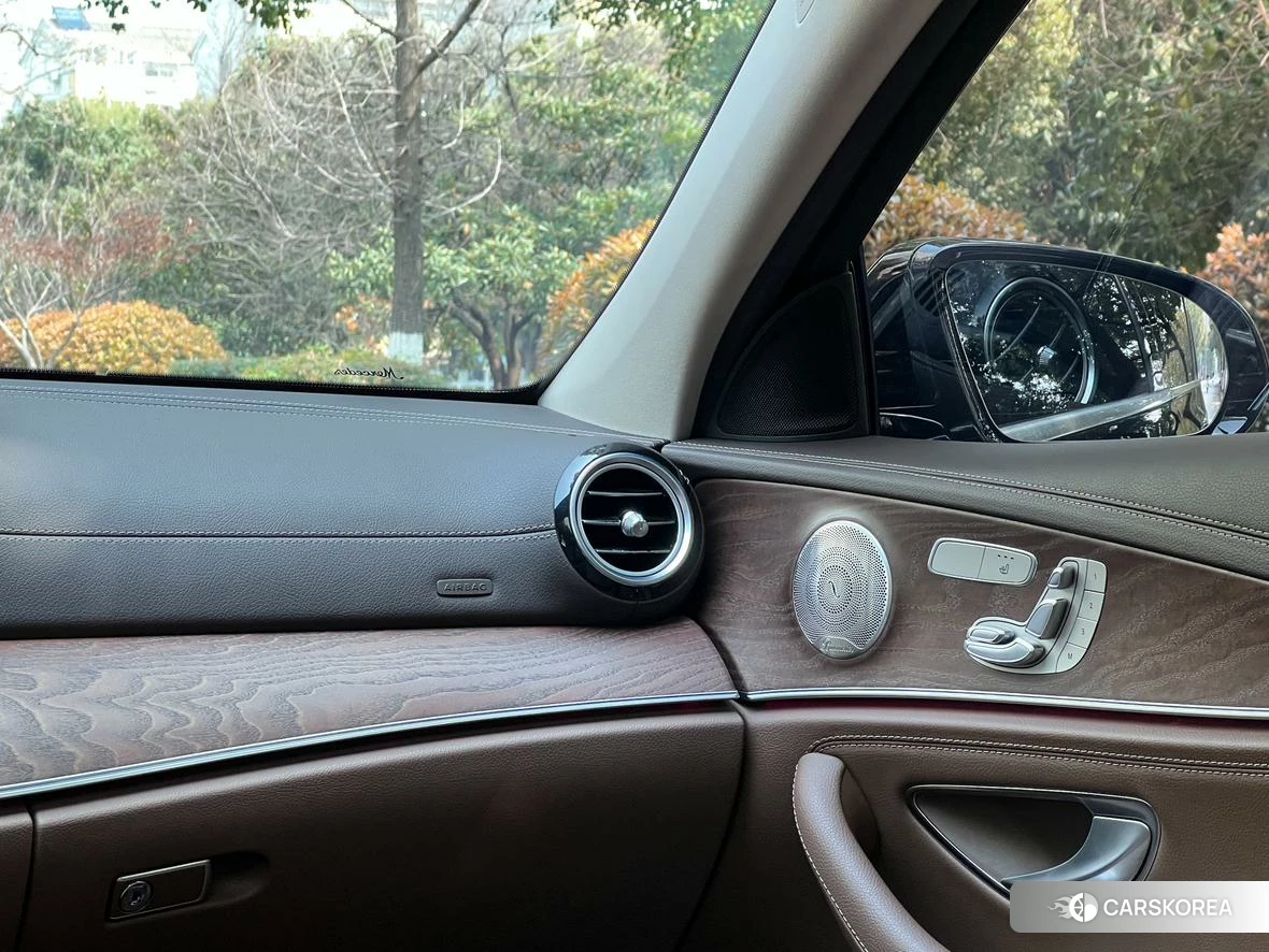 Mercedes-Benz E-class id 4486430 из Китая 18