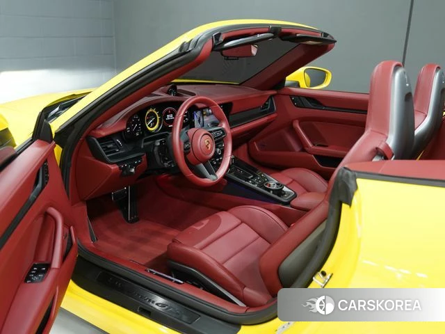 Porsche 911(992) id 4635722 из Кореи 16