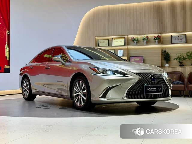 Lexus ES id 4260152 из Китая 15