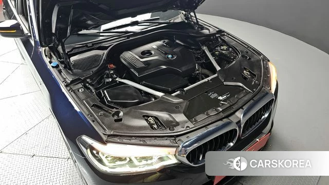 BMW 5 Series (G30) id 3829328 из Кореи 16