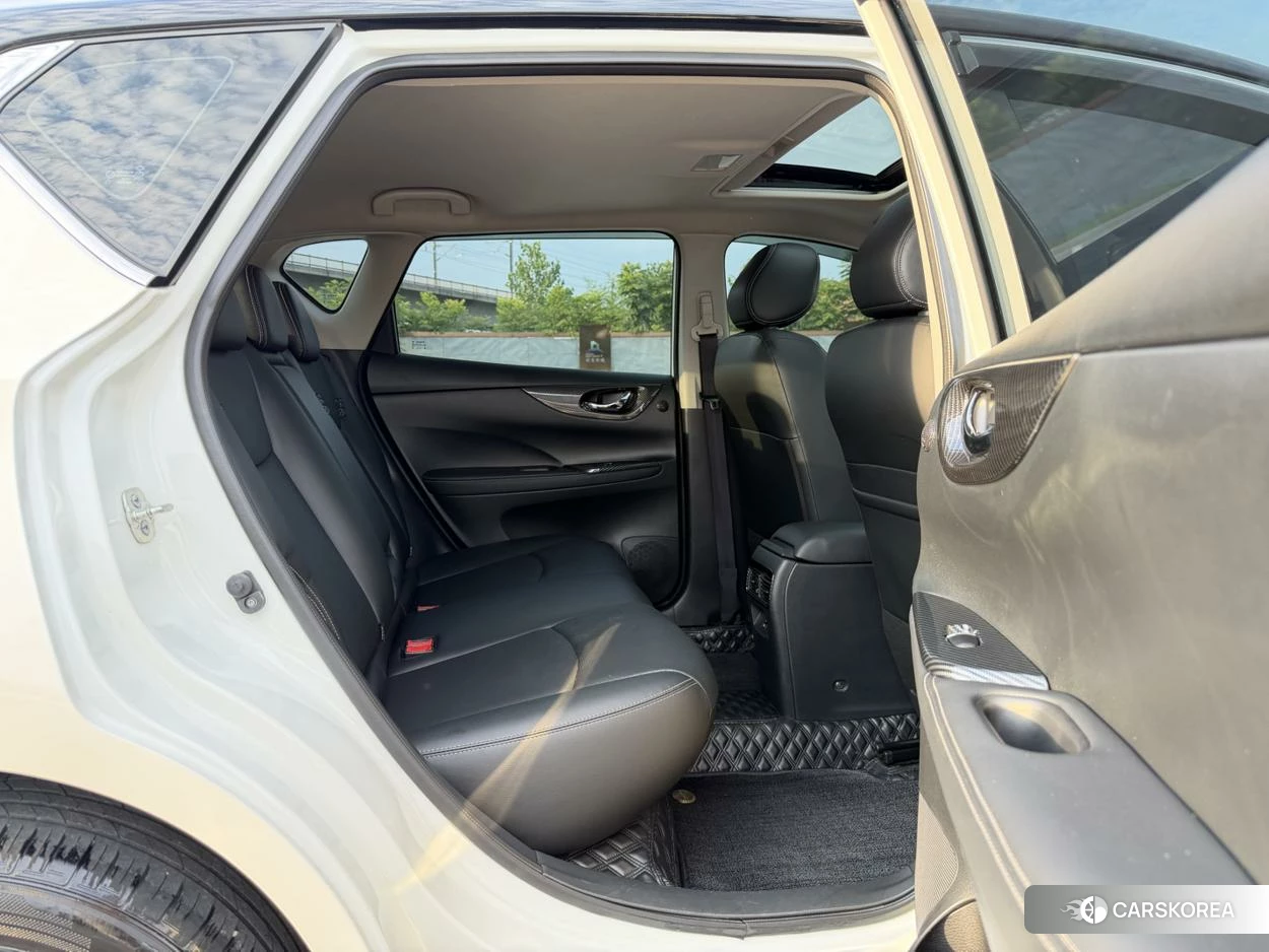 Nissan Tiida id 4510632 из Китая 18