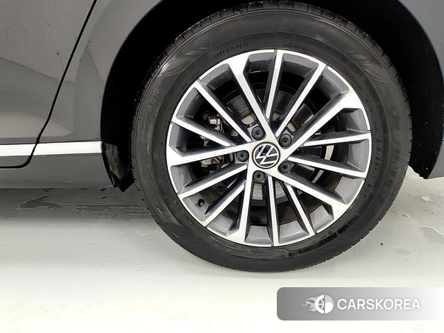 Volkswagen Magotan id 4219312 из Китая 15