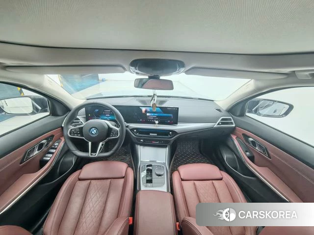 BMW i3 2025 Серебристо-серый из Китая, фото 6