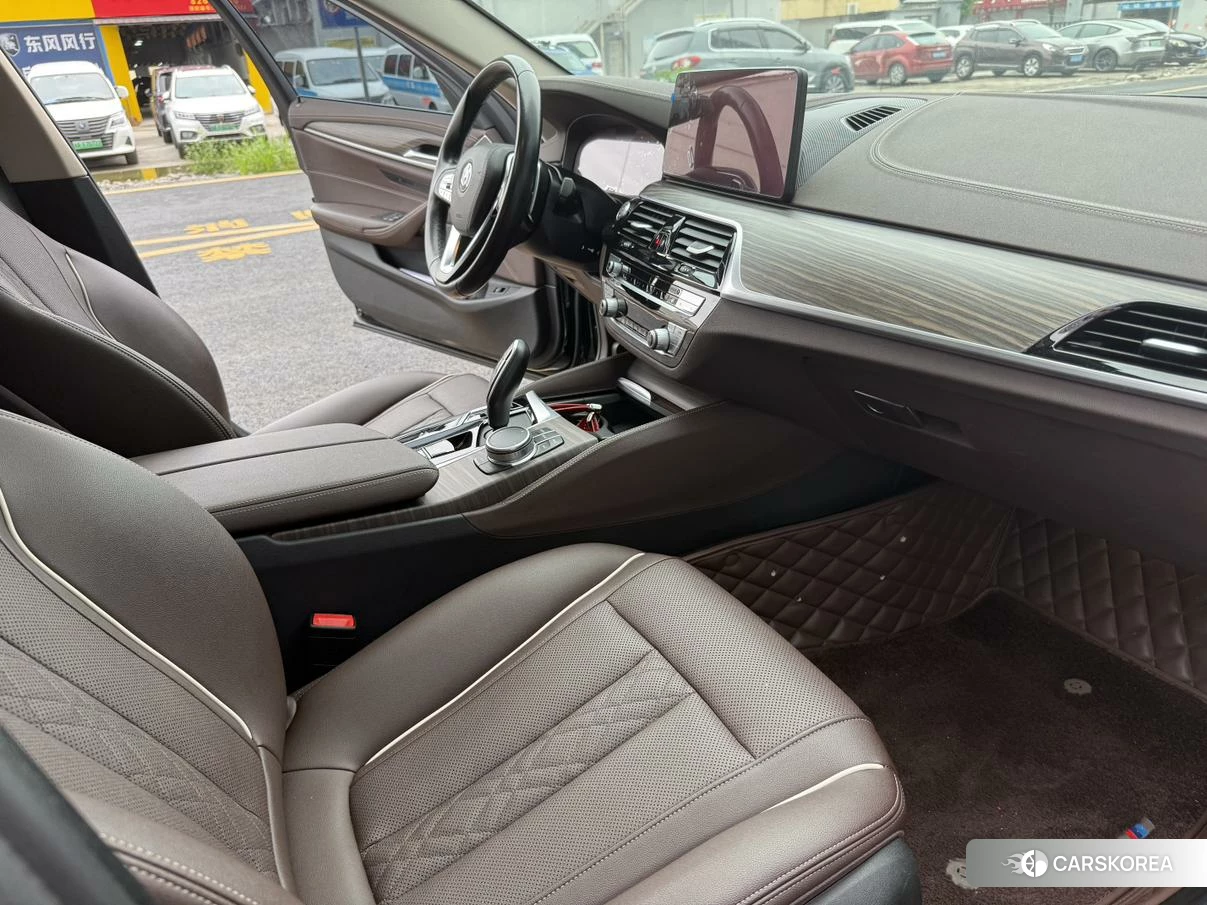 BMW 5 series 2020 Черный из Китая, фото 6