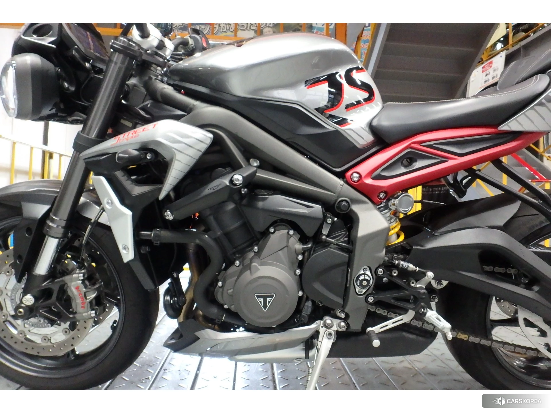 Triumph STREET TRIPLE 765 RS id 4352678 из Японии 13