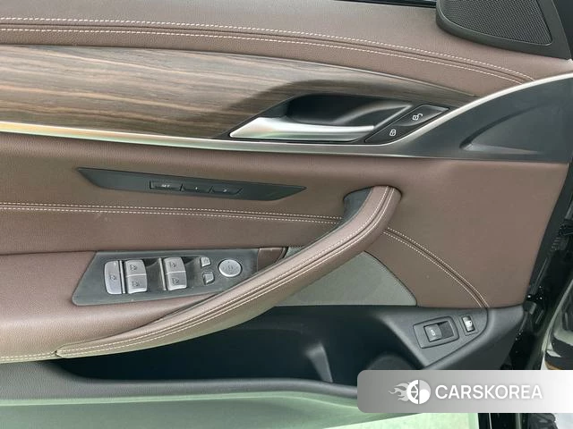 BMW 5 series PHEV id 4260328 из Китая 12