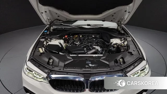 BMW 5 Series (G30) id 3510235 из Кореи 16