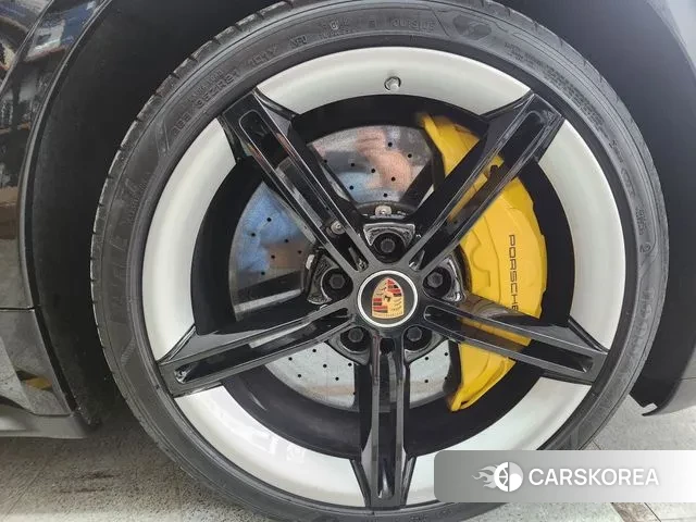 Porsche Taycan id 3273557 из Кореи 16