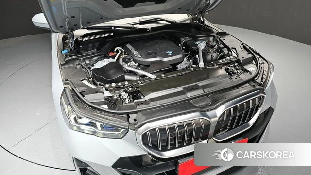 BMW 5 Series (G60) id 3838288 из Кореи 16