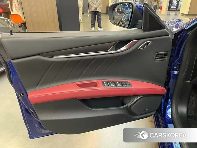 Maserati Ghibli id 4240378 из Китая 17