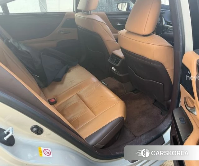 Lexus ES300h 7th generation 2019 Серебристо-серый из Кореи, фото 6
