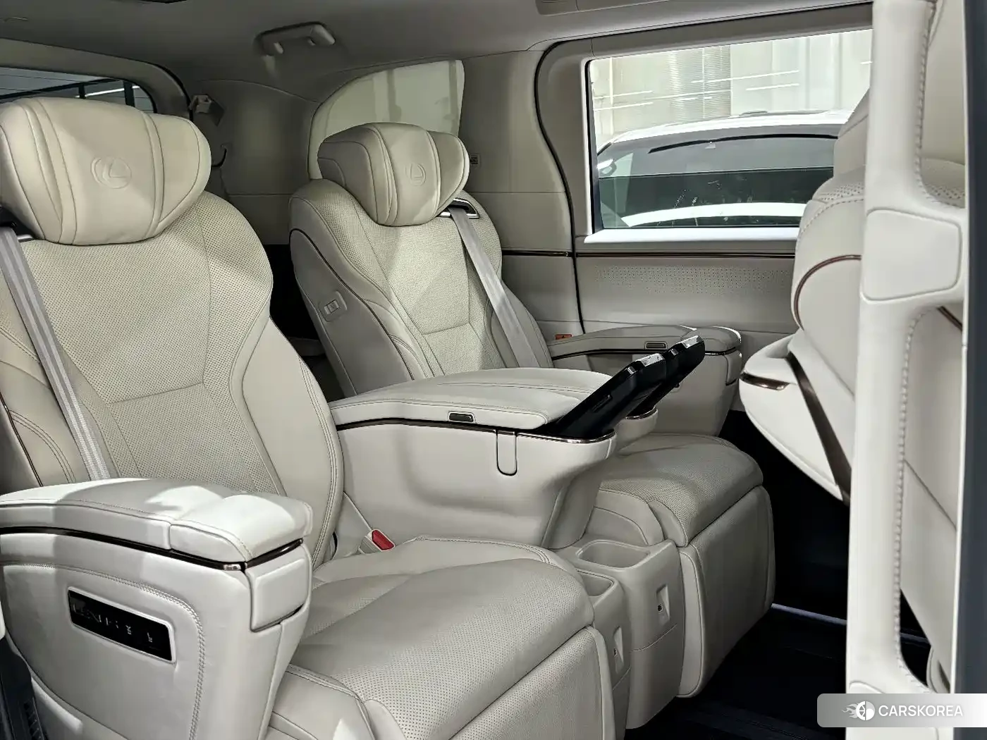 Lexus LM id 4674267 из Китая 13